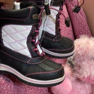 Girls sz 8 Totes snow boots